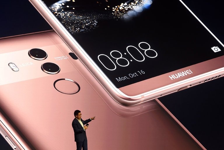 Giac mo My khong thanh cua Huawei hinh anh