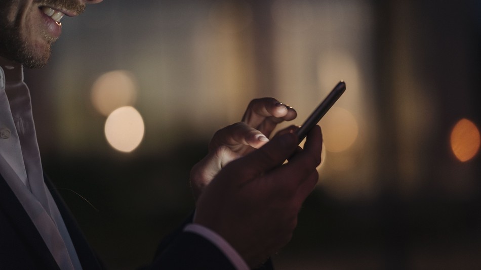 Chia se anh khieu dam qua Facebook Messenger, 1.000 nguoi bi phat hinh anh