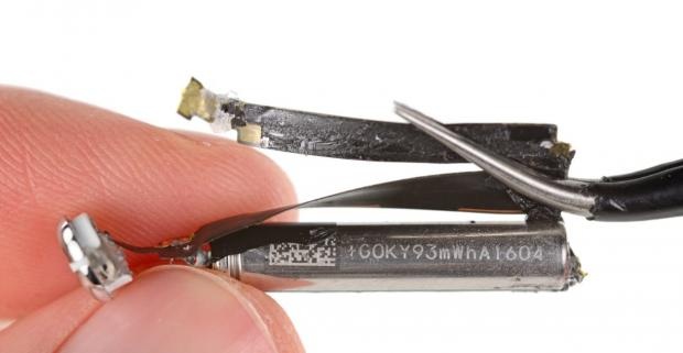 Tai nghe AirPod phát nổ ảnh 2 Tai nghe AirPod phat no anh 2