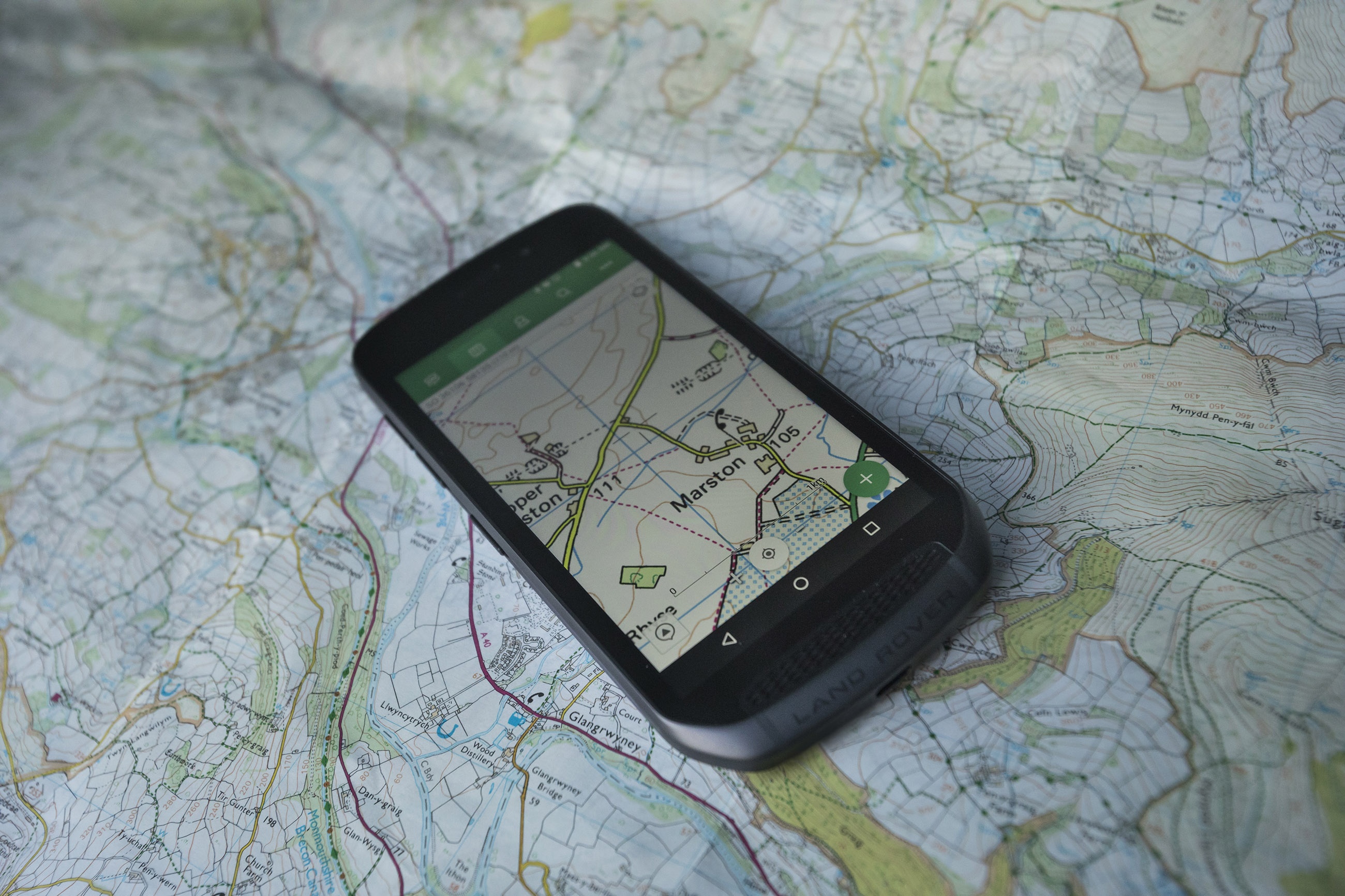 Land Rover ra mắt smartphone cho dân off-road ảnh 3 Land Rover ra mat smartphone cho dan off-road anh 3