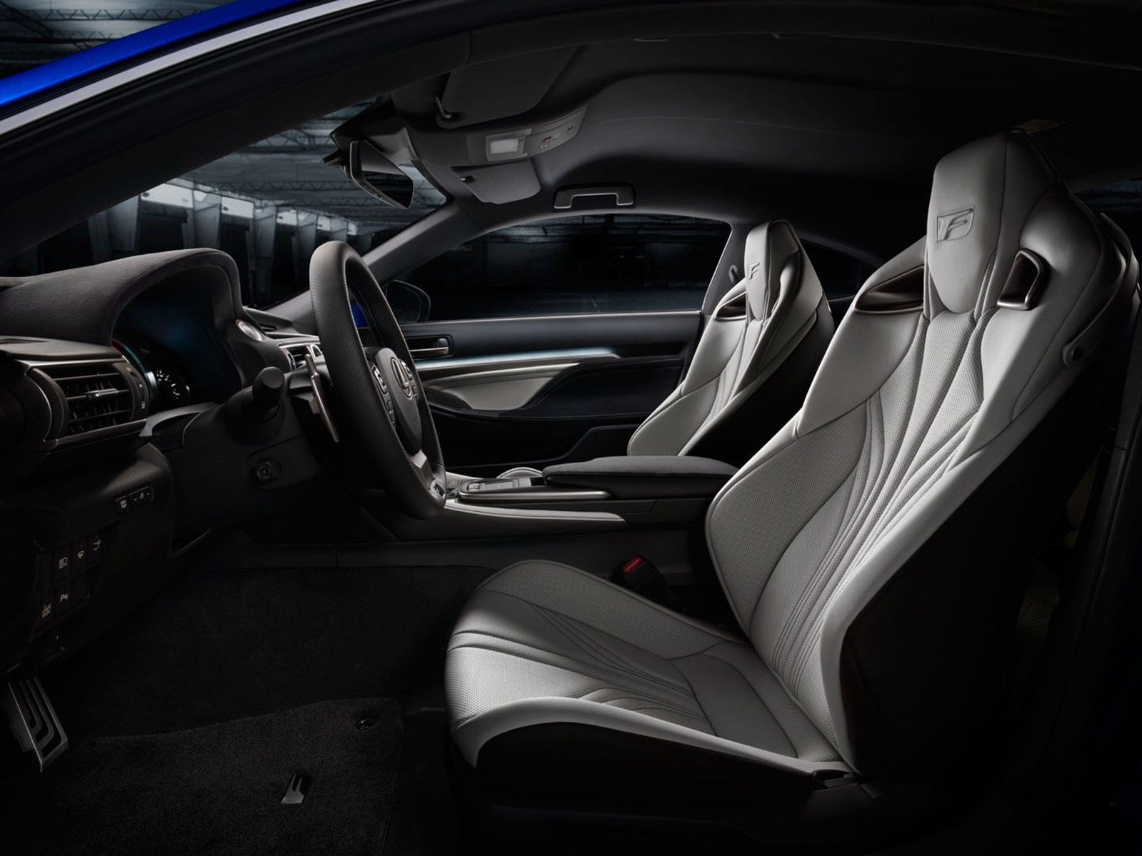 Lexus RC “lột xác” với phiên bản “báo đen” ảnh 2 Lexus RC “lot xac” voi phien ban “bao den” anh 2