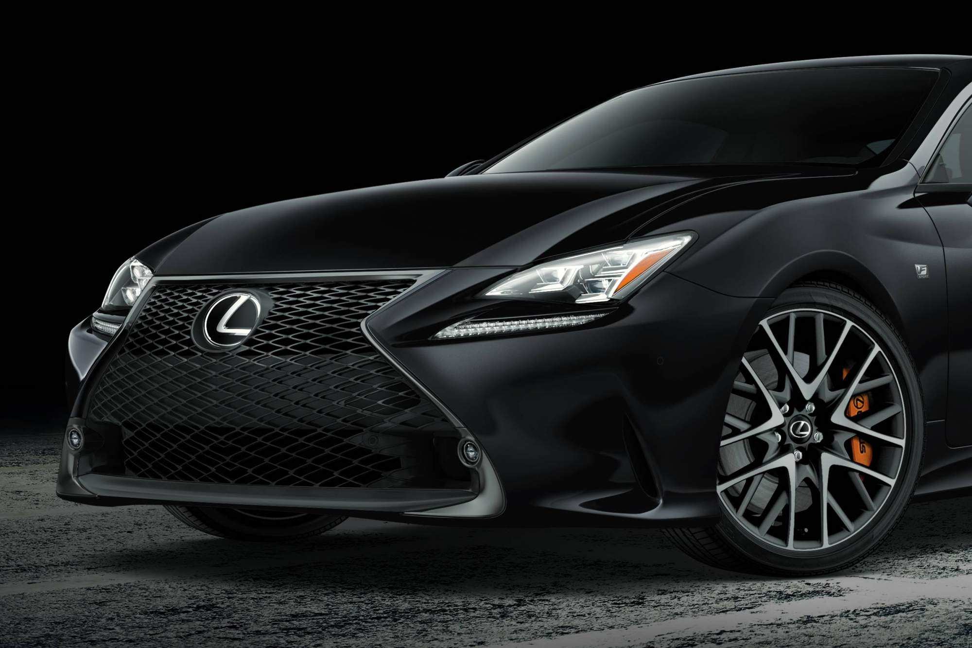 Lexus RC lot xac voi phien ban 'bao den' hinh anh