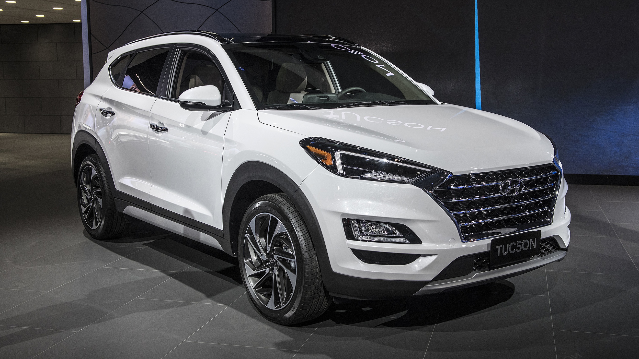 Hyundai Tucson 2019 trinh lang, doi dau Mazda CX-5 hinh anh