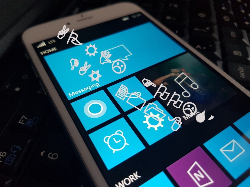 iPhone chay Windows 10 Mobile anh 1