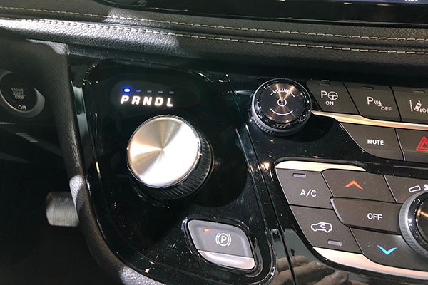 9 chiếc cần số ôtô khiến mọi tài xế phải bối rối ảnh 1 9 chiec can so oto khien moi tai xe phai boi roi anh 1