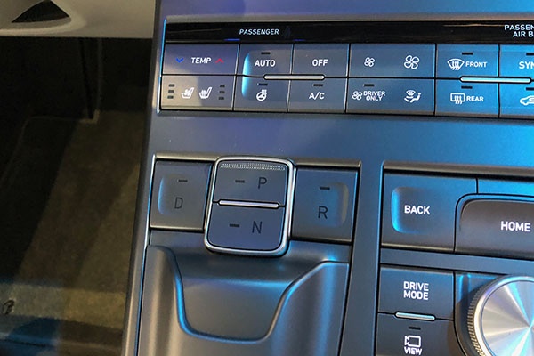 9 chiếc cần số ôtô khiến mọi tài xế phải bối rối ảnh 5 9 chiec can so oto khien moi tai xe phai boi roi anh 5