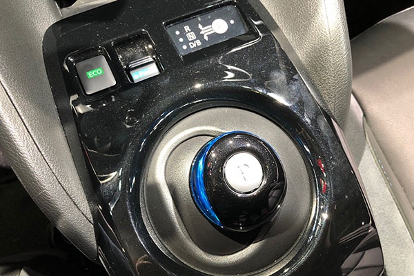 9 chiếc cần số ôtô khiến mọi tài xế phải bối rối ảnh 7 9 chiec can so oto khien moi tai xe phai boi roi anh 7