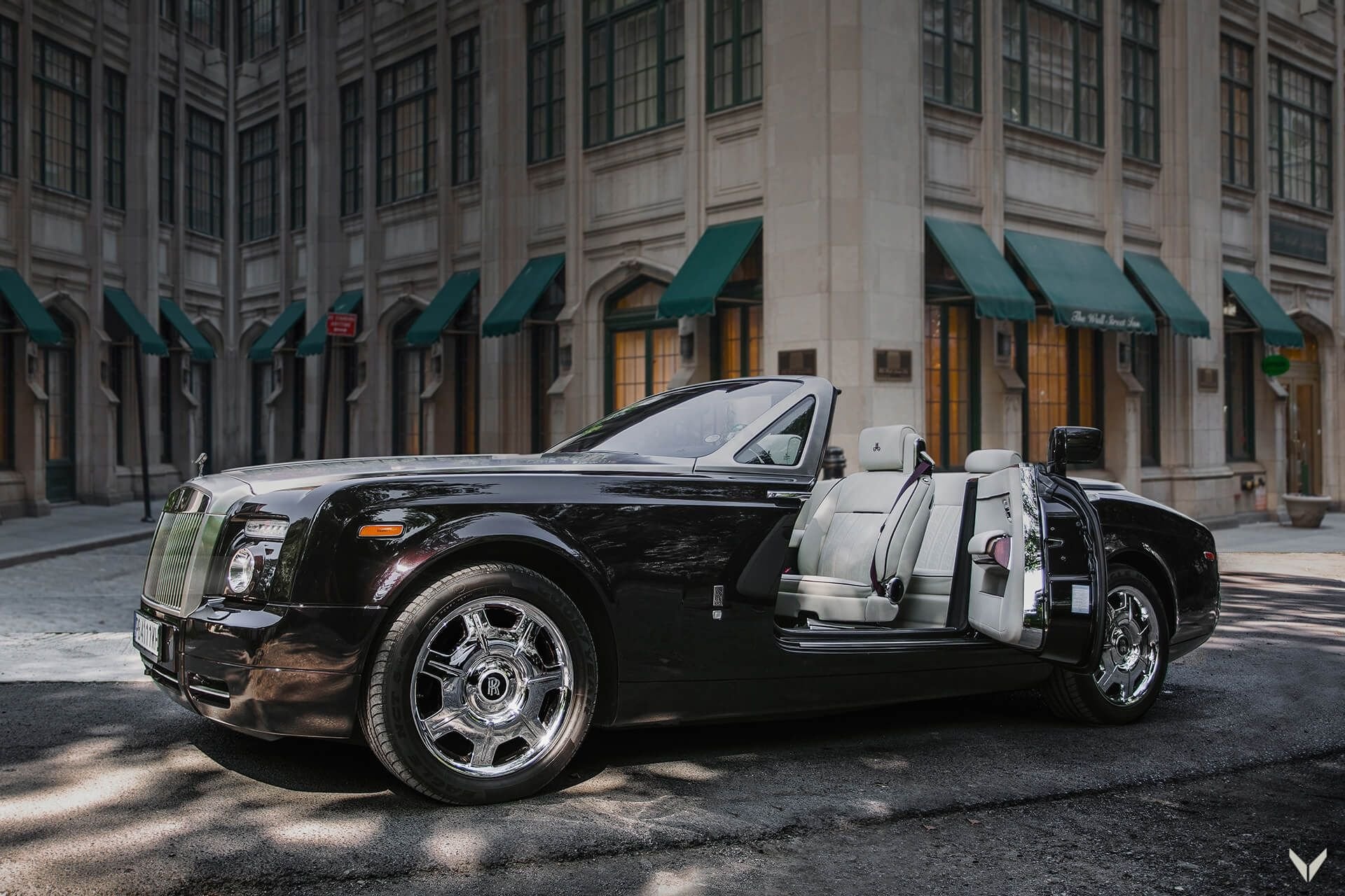 Rolls-Royce Phantom quyen ru voi phien ban ‘anh dao’ hinh anh