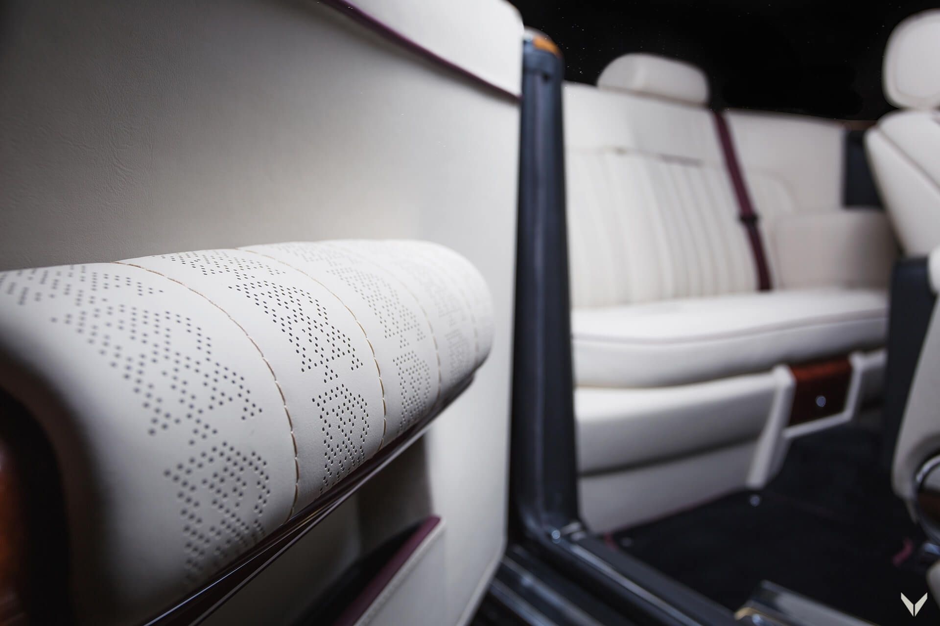 Siêu xe Rolls-Royce phiên bản ‘Anh đào' ảnh 4 Sieu xe Rolls-Royce phien ban ‘Anh dao' anh 4
