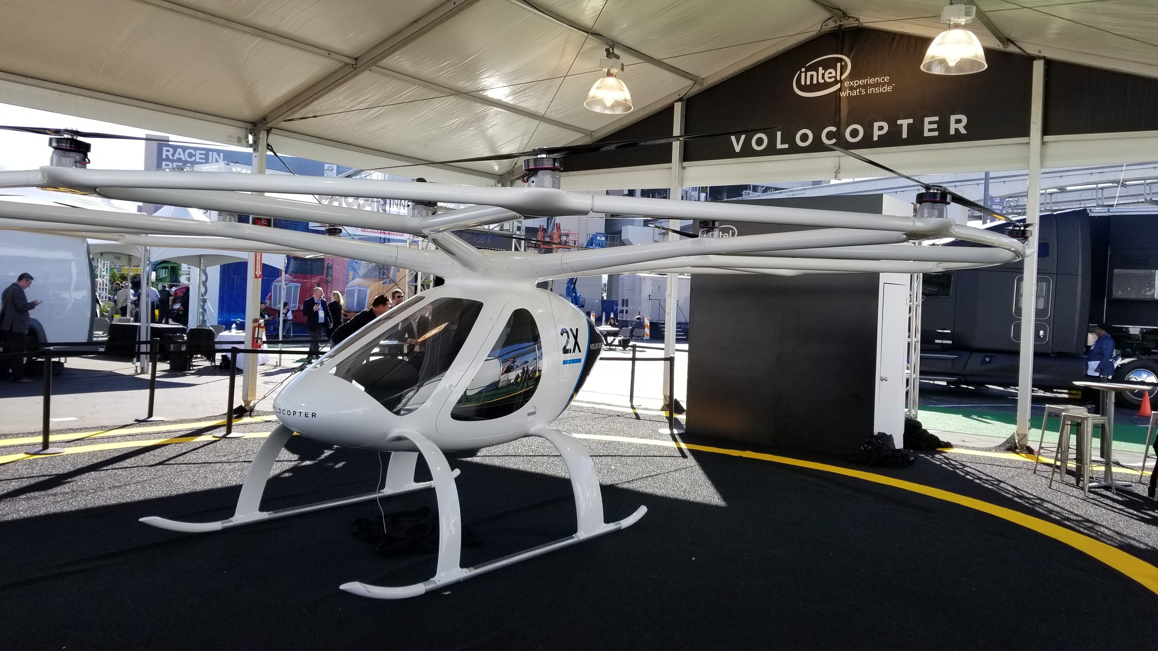 tram taxi bay tren noc toa nha anh 9