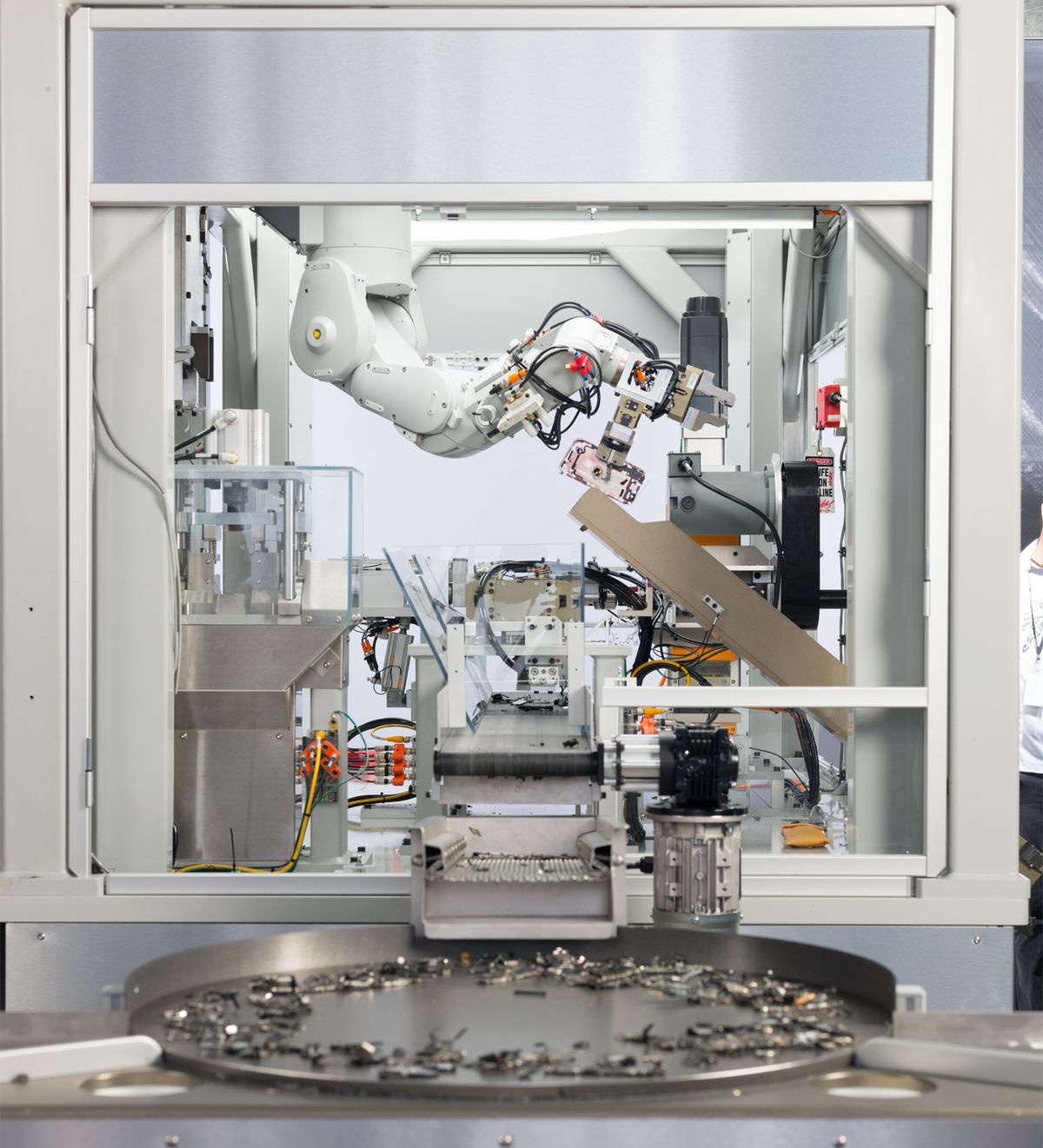 Robot tai che iPhone anh 1