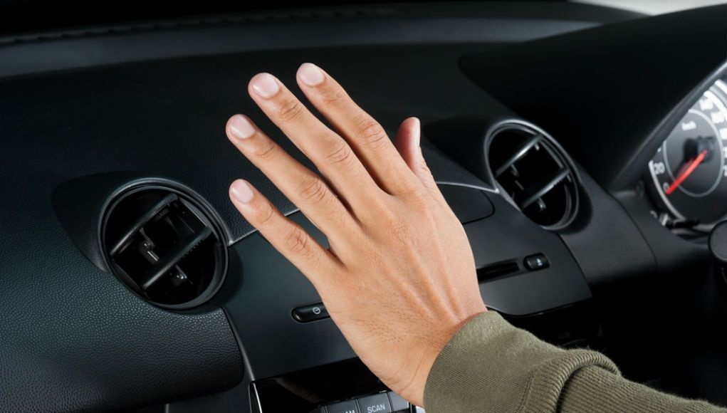 Lai xe bat dieu hoa se tiet kiem xang hon anh 1