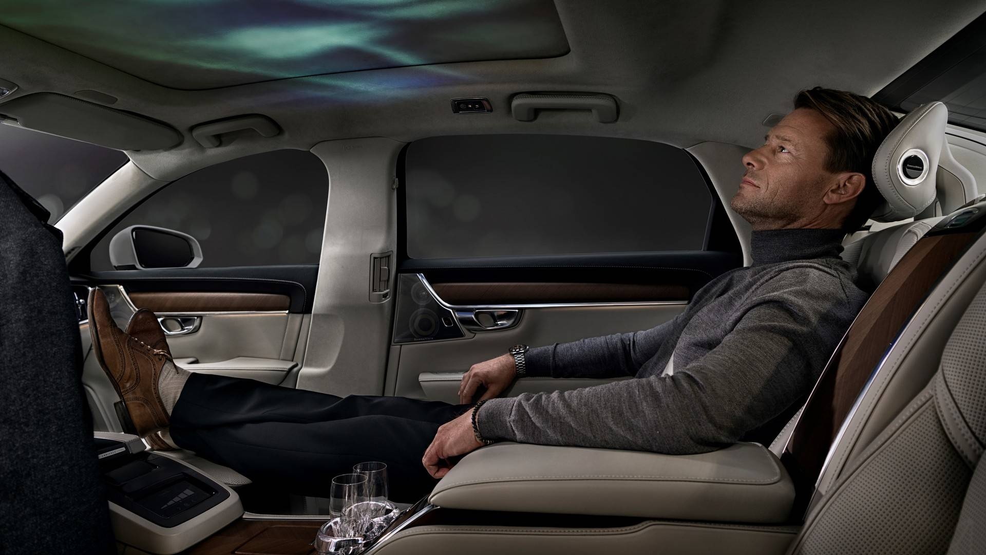 Concept xe 3 chỗ lạ mắt của Volvo ảnh 5 Concept xe 3 cho la mat cua Volvo anh 5