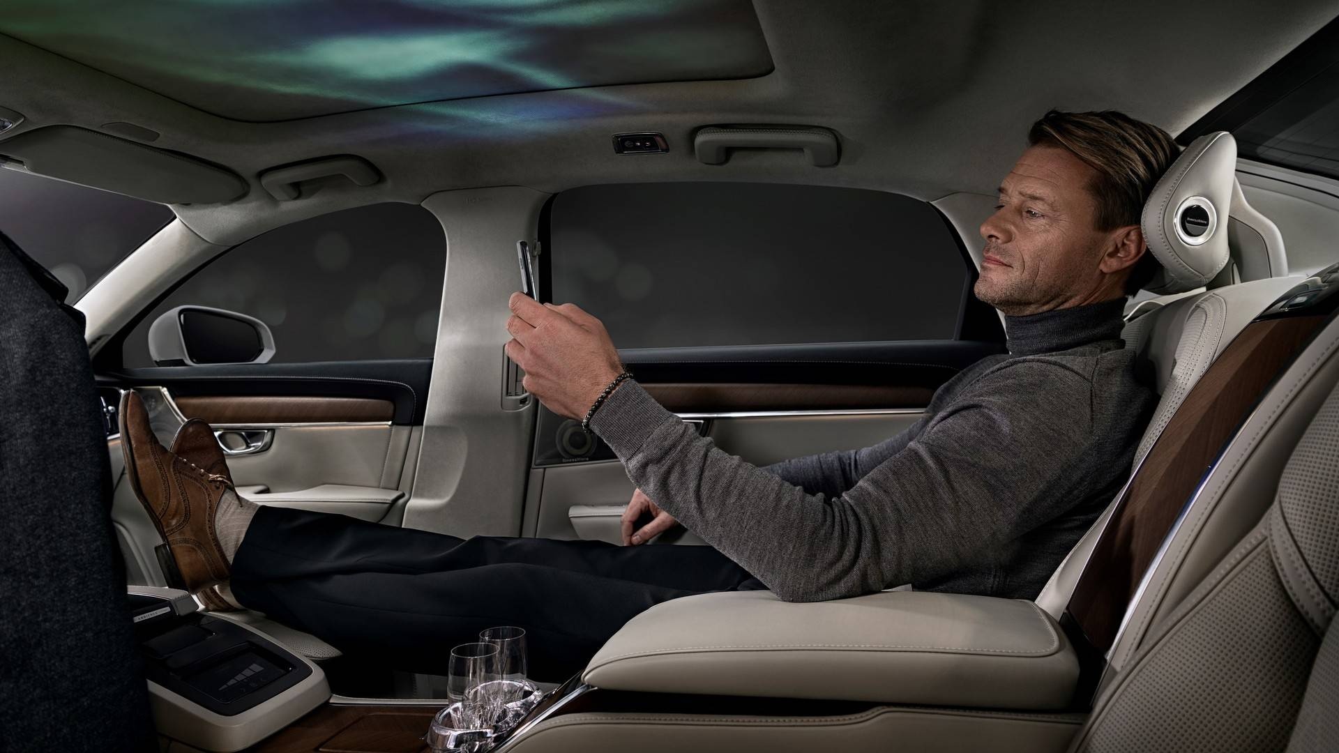 Concept xe 3 chỗ lạ mắt của Volvo ảnh 10 Concept xe 3 cho la mat cua Volvo anh 10
