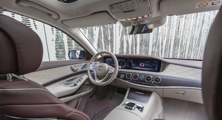 Man hinh thong tin giai tri xe hoi thiet ke cau tha anh 2