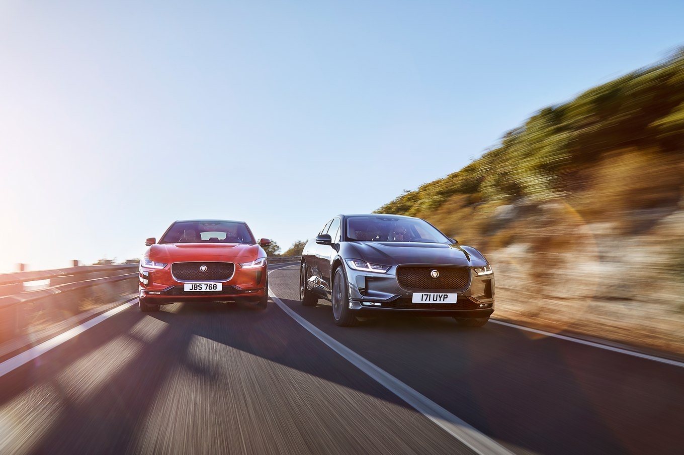 Các mẫu xe điện cạnh tranh với Tesla ảnh 1 Cac mau xe dien canh tranh voi Tesla anh 1
