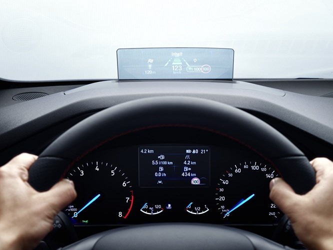 Camera lui 180 do cua Ford Focus moi anh 3