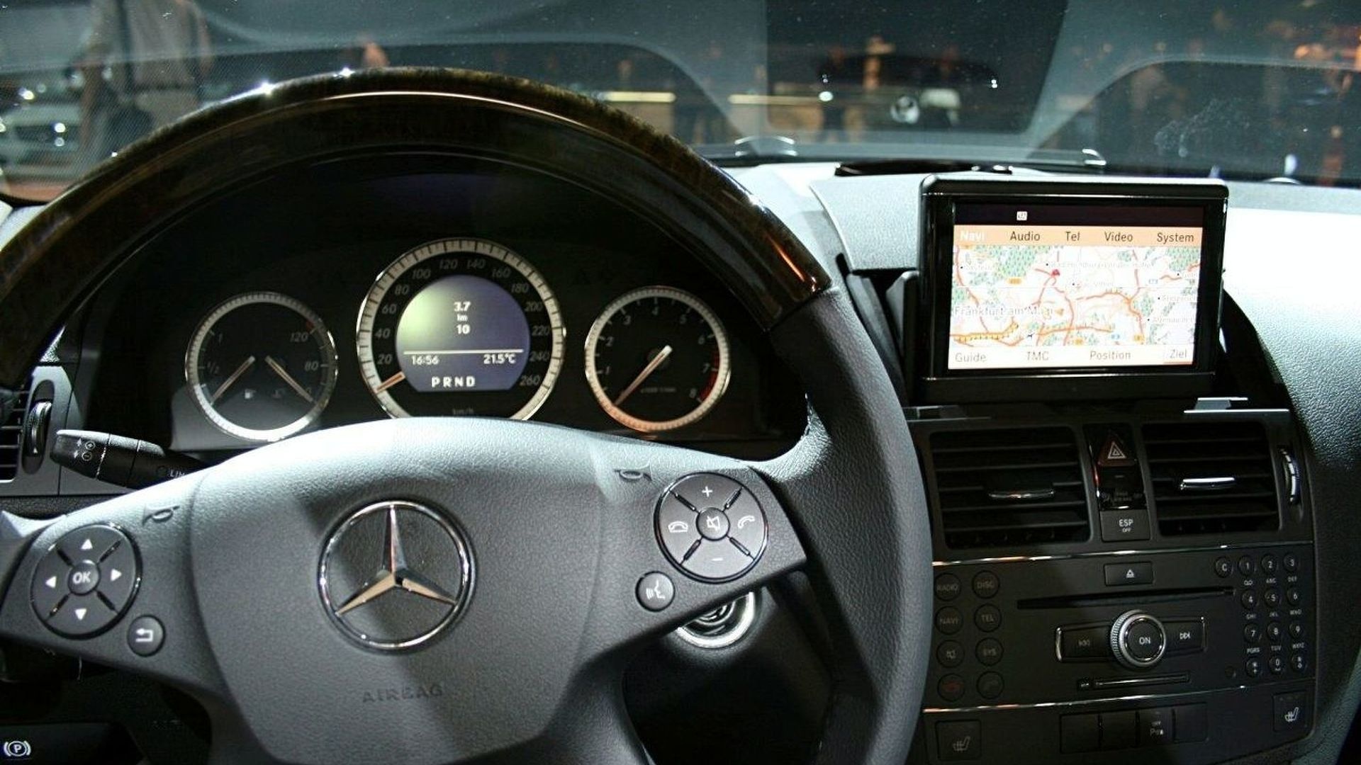 Mercedes phat trien C-Class 2022 chay tren moi dia hinh anh 2