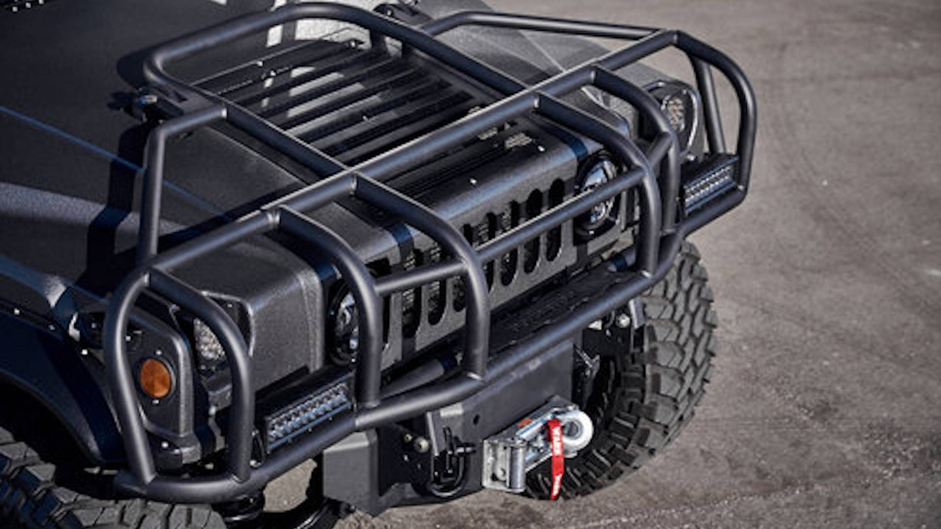 Hummer H1 duoc nang cap moi anh 8