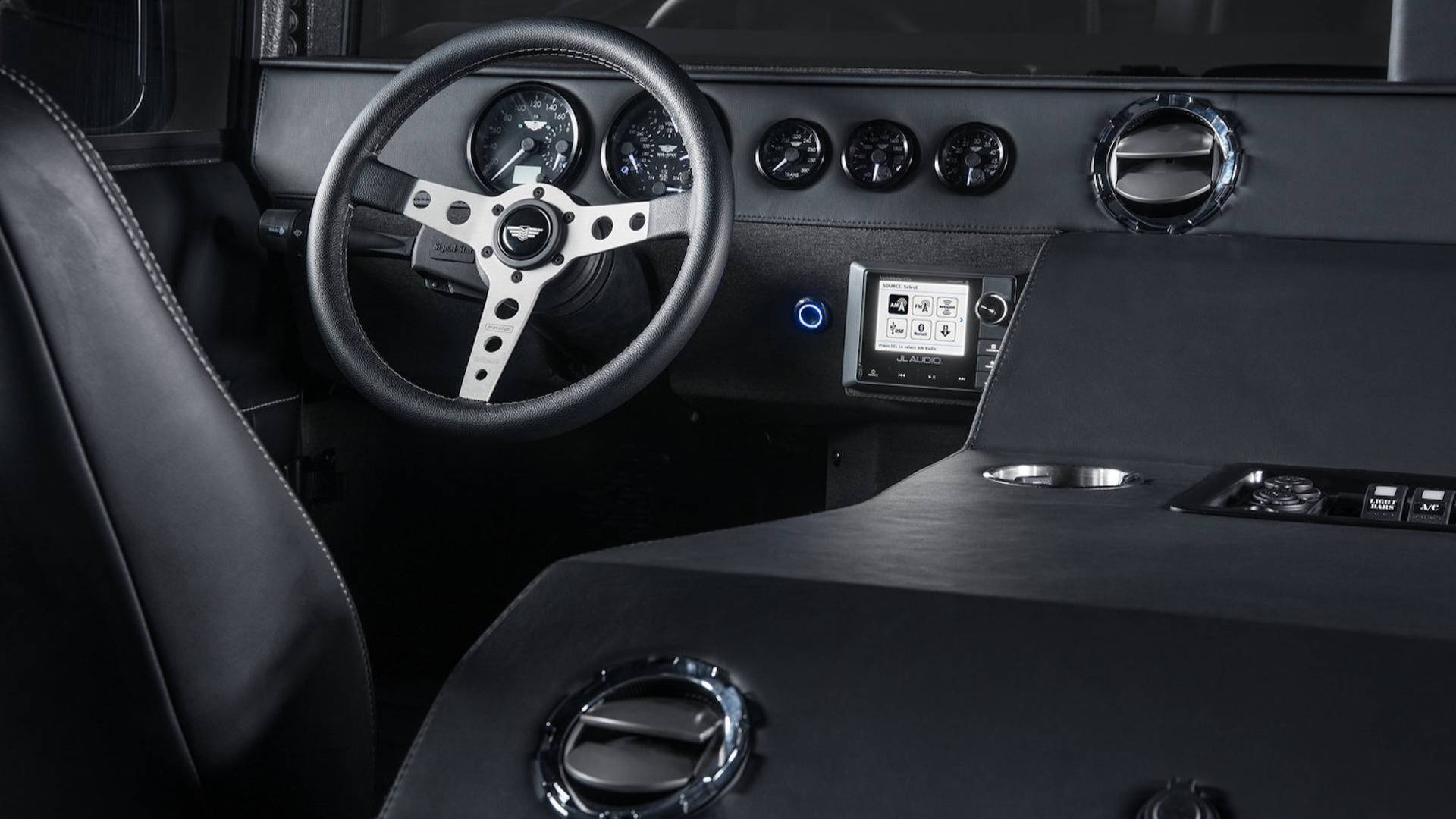 Hummer H1 duoc nang cap moi anh 7