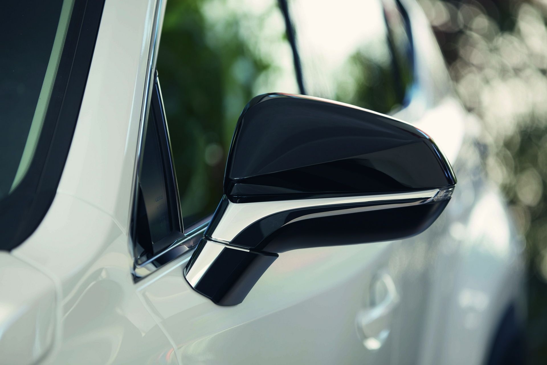 Lexus NX 300h ban the thao,  gia tu 49.000 USD anh 7