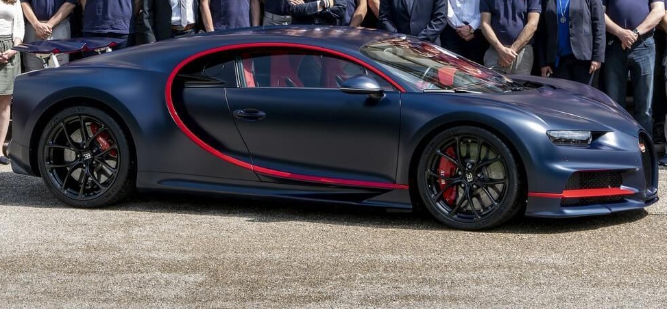 Sieu xe Bugatti Chiron ban dac biet thu 100 anh 2