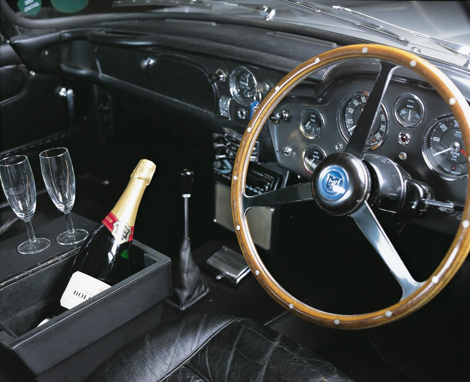 Sieu xe cua James Bond anh 4