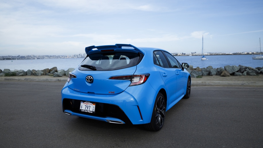 Gia ban Corolla Hatchback 2019 anh 2