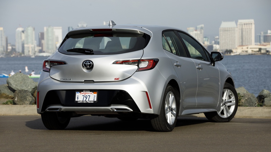 Gia ban Corolla Hatchback 2019 anh 4