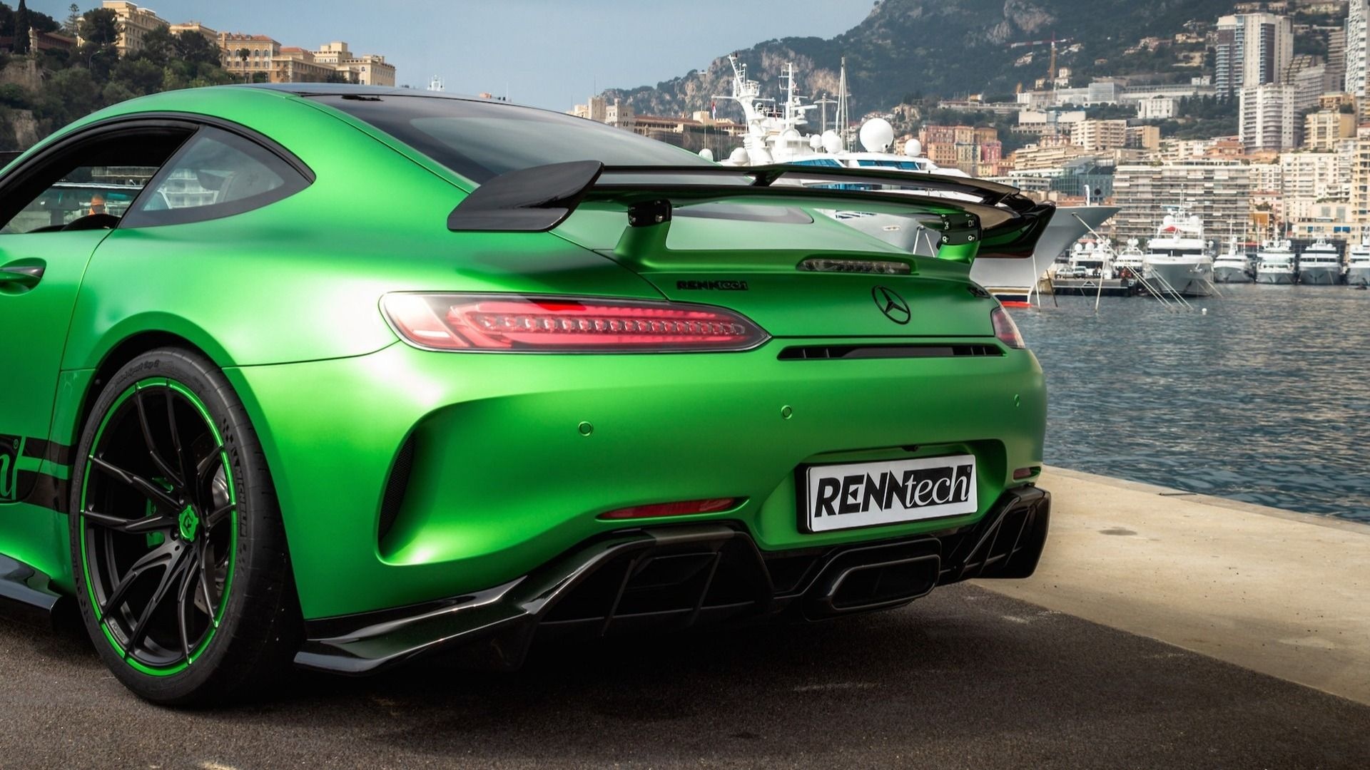 Mercedes-AMG GT R ban do anh 5