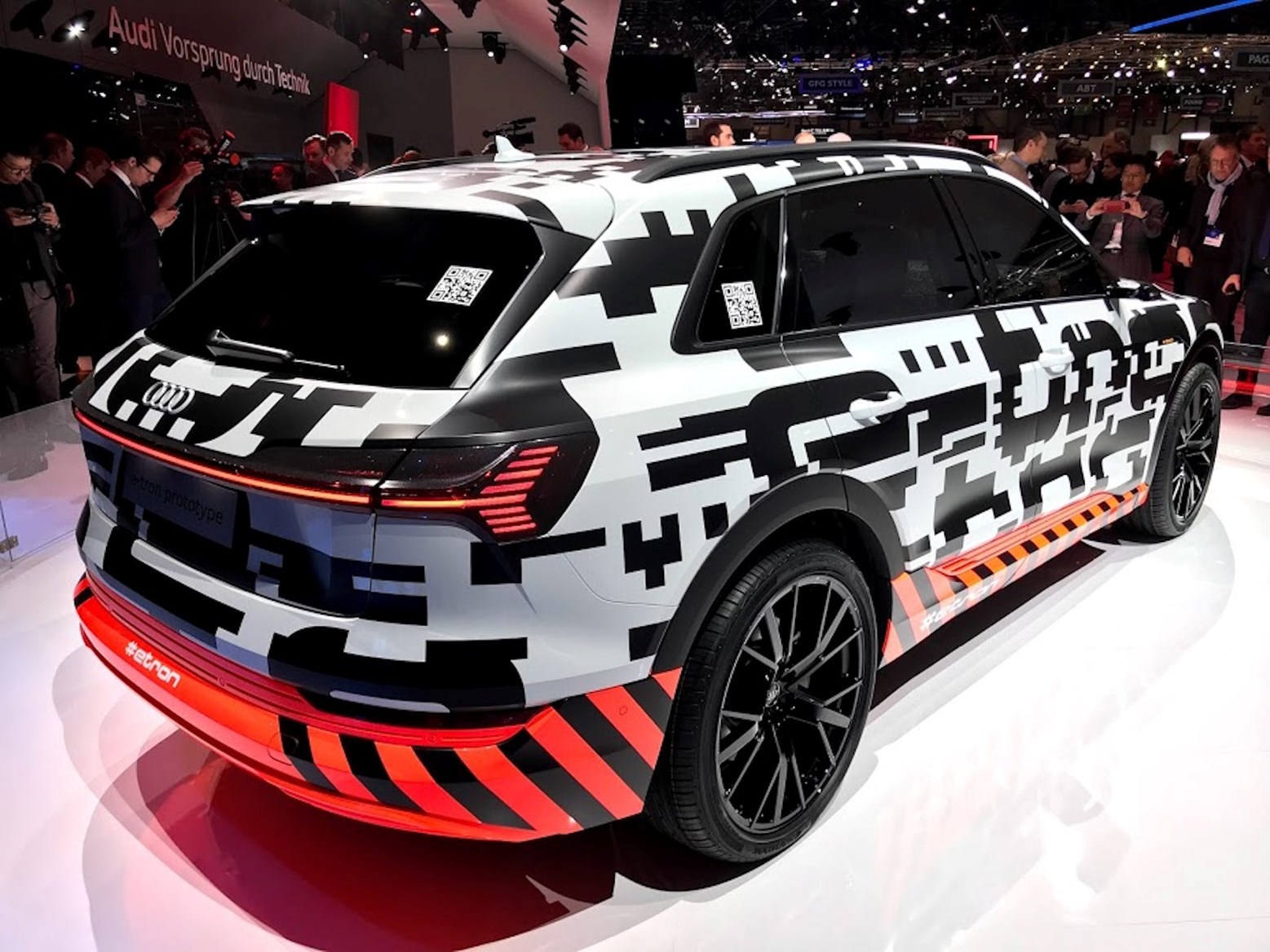 Audi E-Tron dung camera thay cho guong chieu hau anh 8