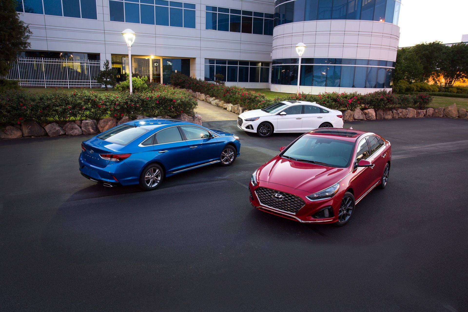 Hyundai Sonata+ 2018 gia mem, nhieu cong nghe hinh anh