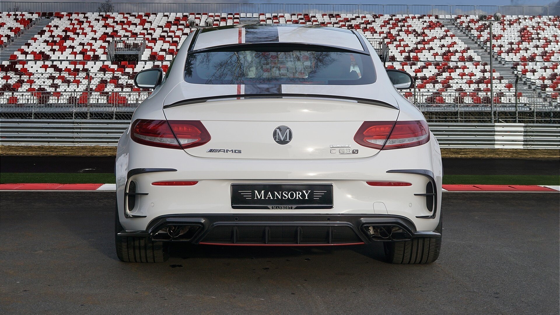 Mercedes-AMG C63 ‘hoa than’ thanh xe dua anh 5
