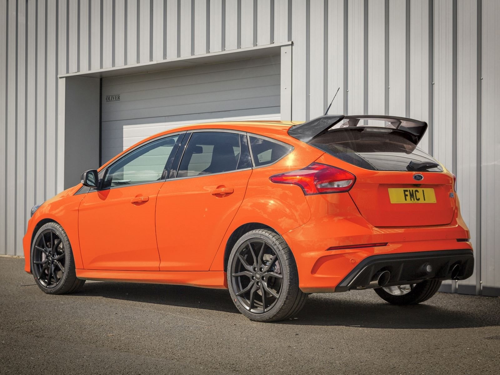 50 chiếc Ford Focus RS được bán hết sau 30 phút ảnh 2 50 chiec Ford Focus RS duoc ban het sau 30 phut anh 2