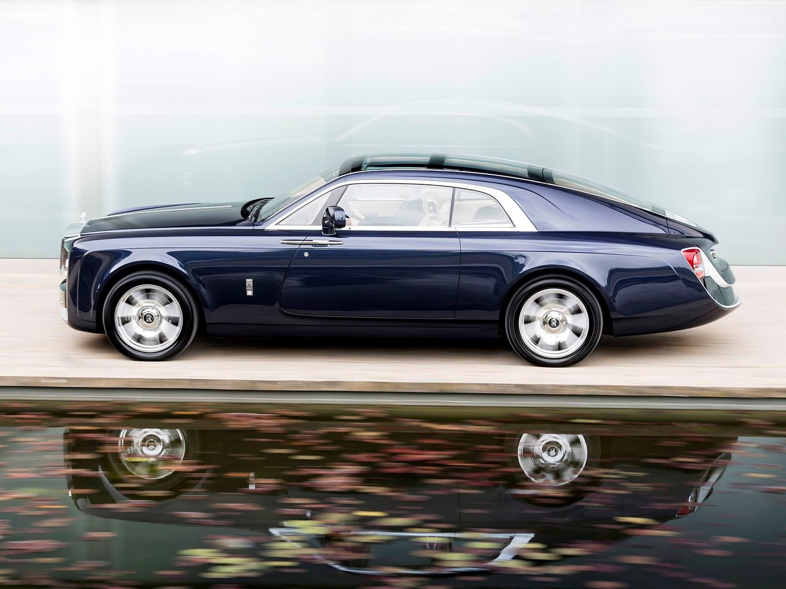 Rolls-Royce ra mau xe dat nhat the gioi anh 2