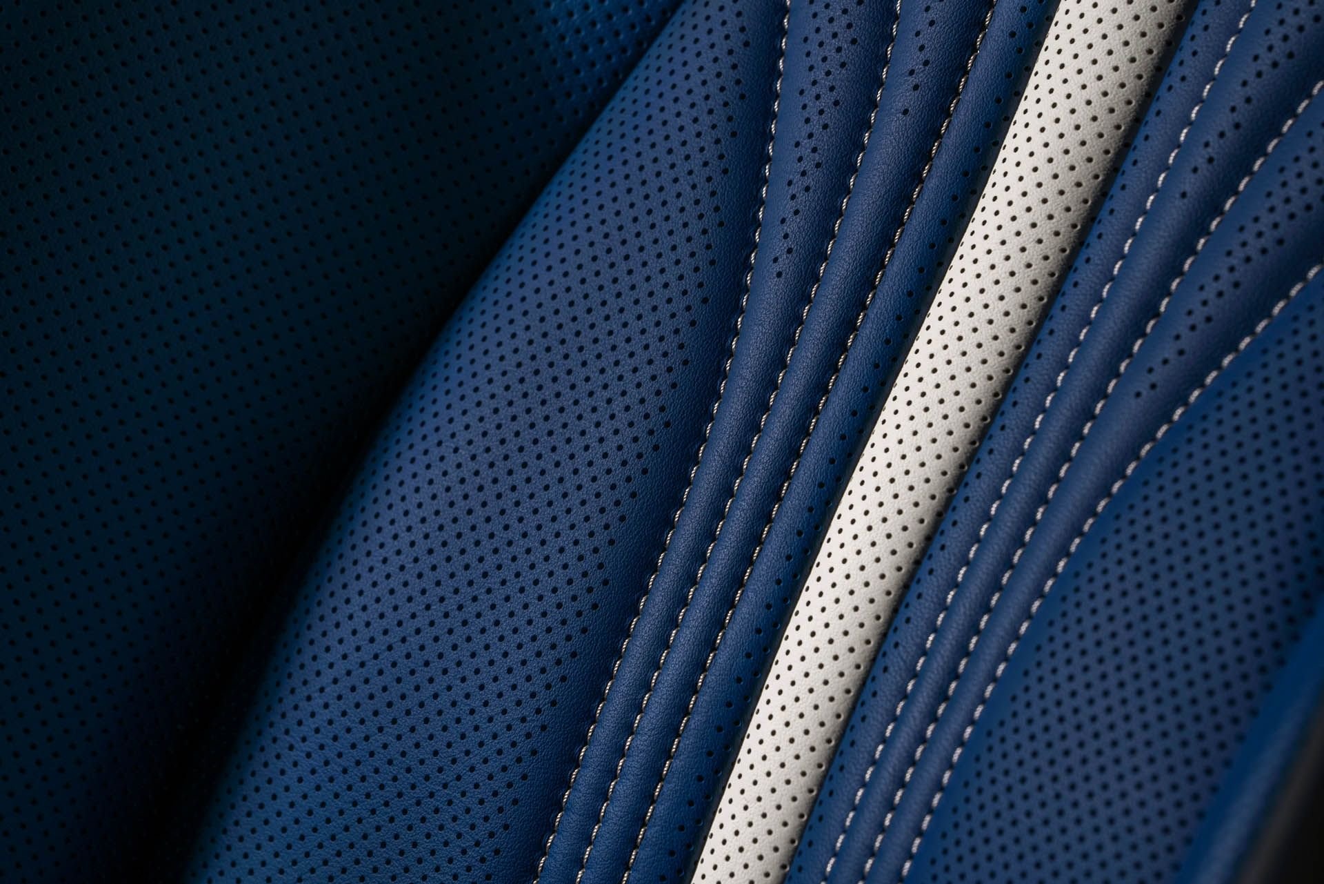 Bộ đôi Lexus bản giới hạn kỷ niệm 10 năm dòng F ảnh 6 Bo doi Lexus ban gioi han ky niem 10 nam dong F anh 6