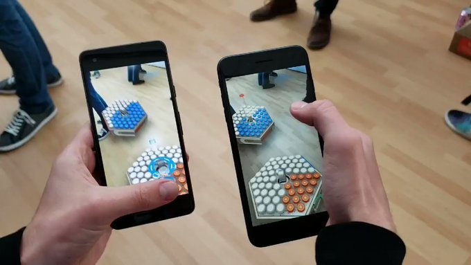 Trai nghiem AR tren iPhone 8 Plus va Pixel 2 hinh anh