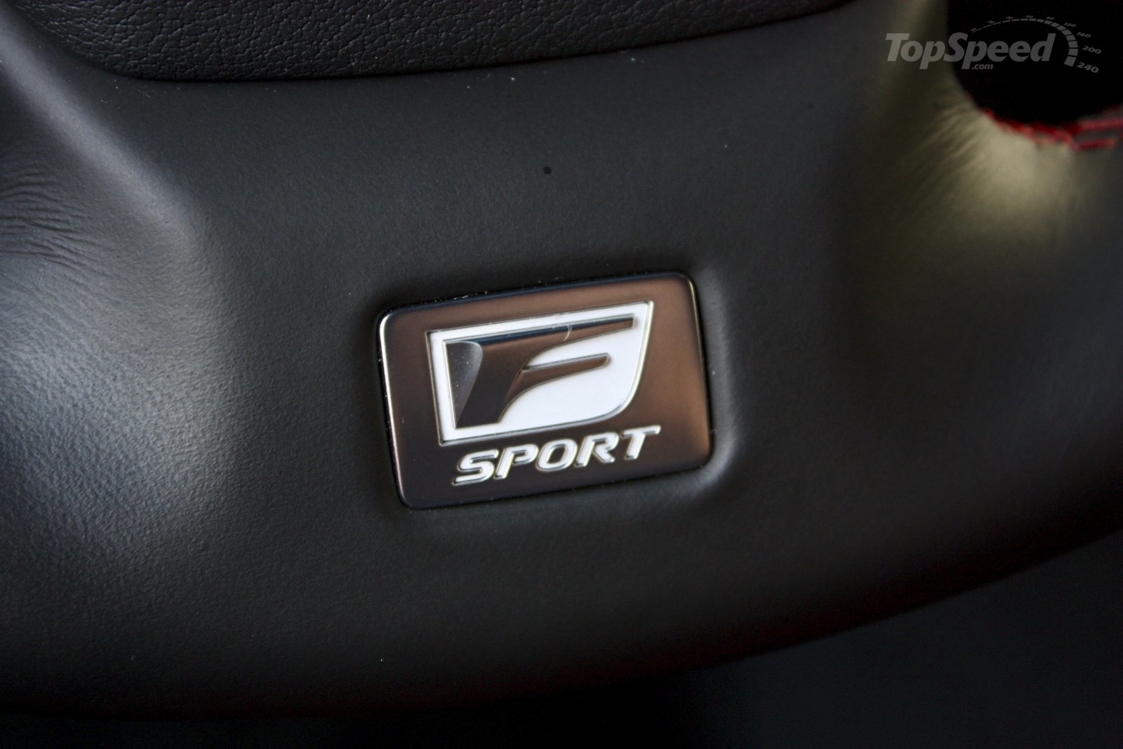 Lexus ES day cuon hut voi phien ban the thao anh 10