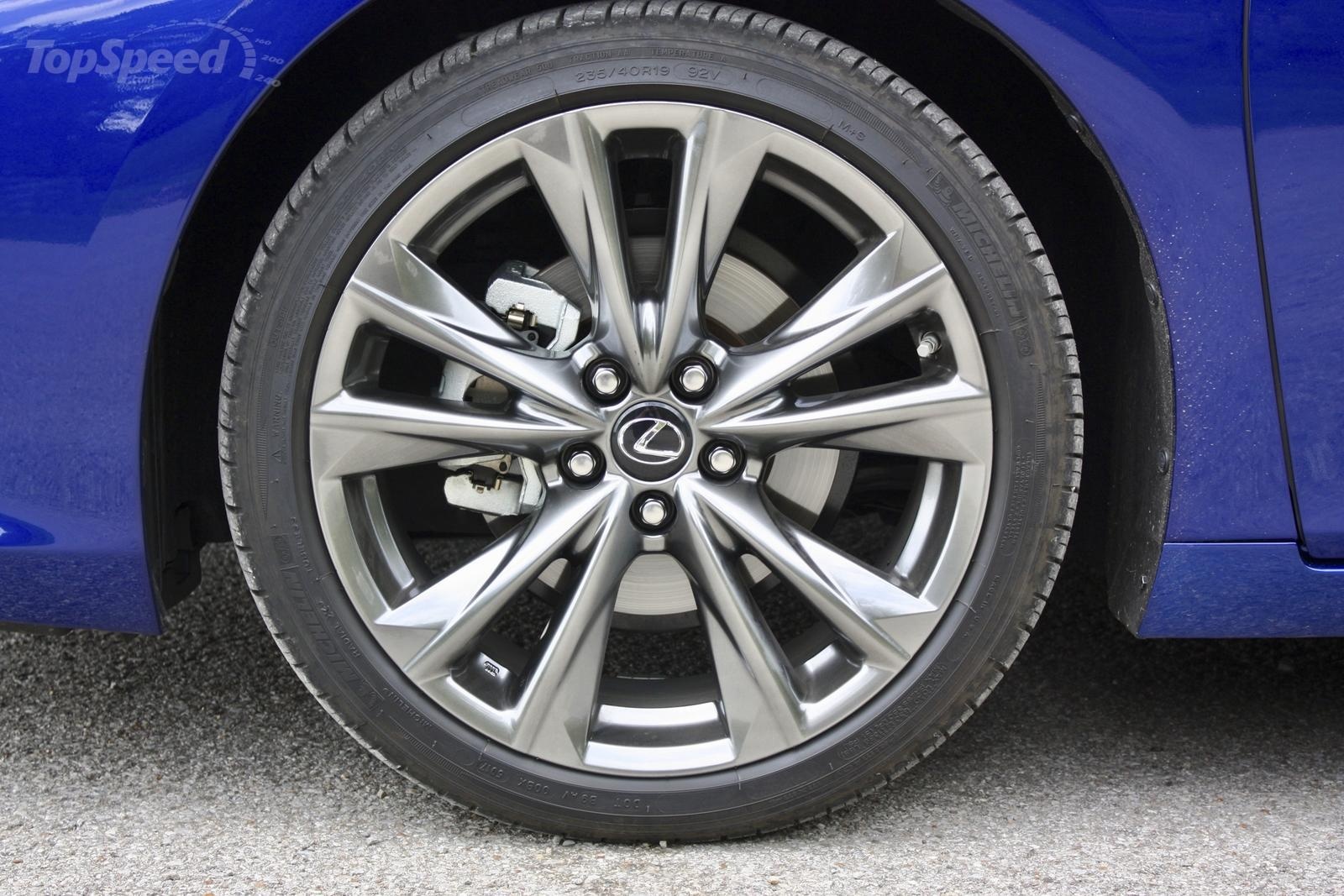 Lexus ES day cuon hut voi phien ban the thao anh 5