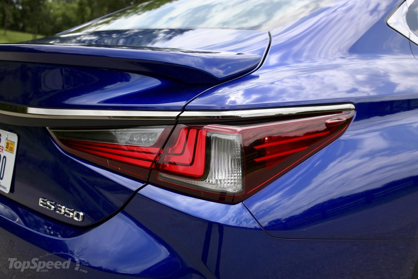 Lexus ES day cuon hut voi phien ban the thao anh 7