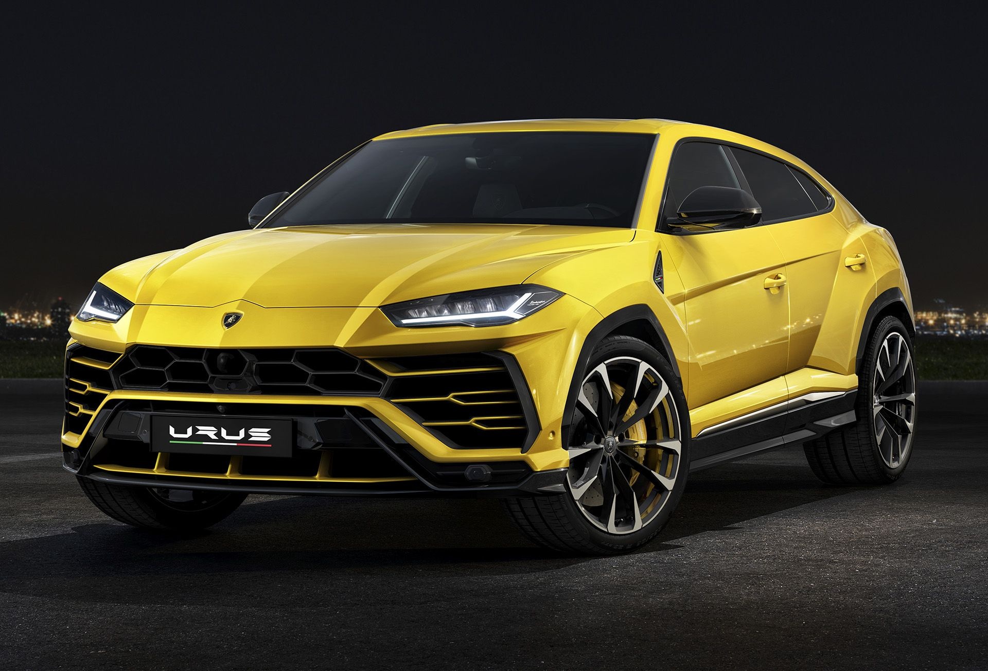 Xe Trung Quoc nhai Lamborghini Urus chinh thuc ra mat anh 5