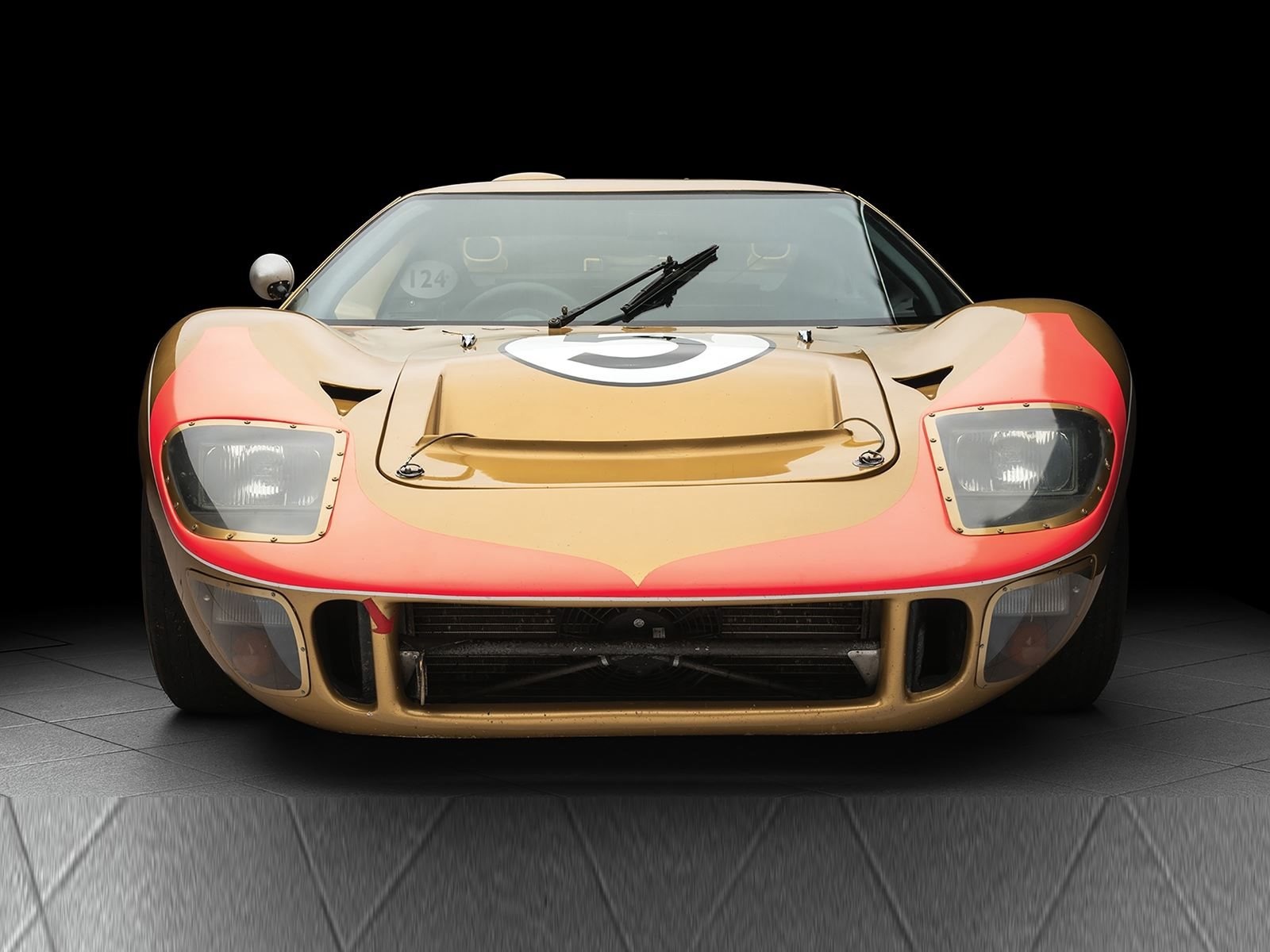 Sieu xe dua Ford GT40 dau gia ky luc 12 trieu USD hinh anh