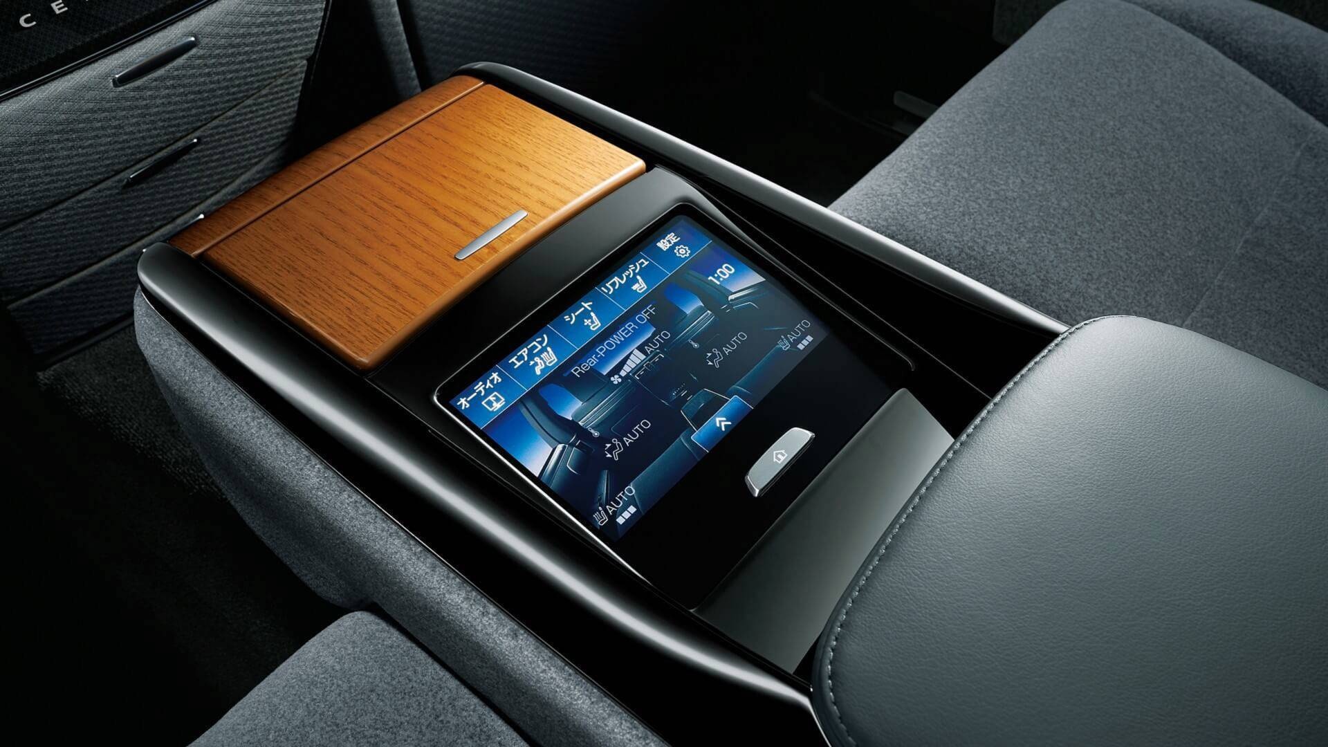 Toyota Century lam kho nguoi mua vi co gia ban ngang sieu xe anh 4