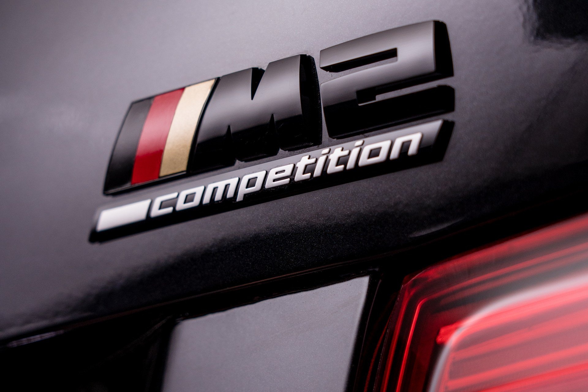 BMW ra mat M2 Competition phien ban World Cup anh 7
