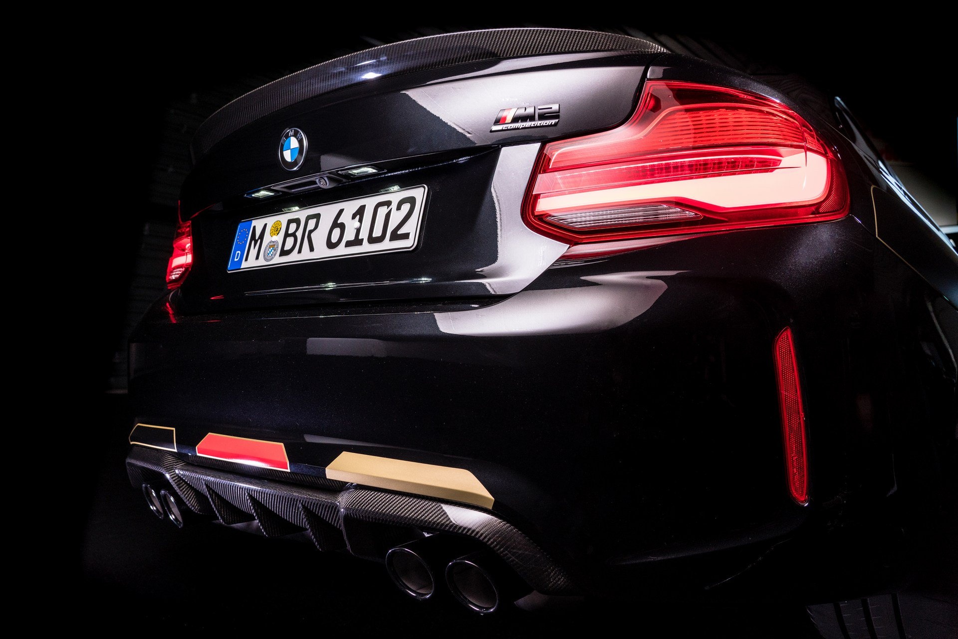 BMW ra mat M2 Competition phien ban World Cup anh 3