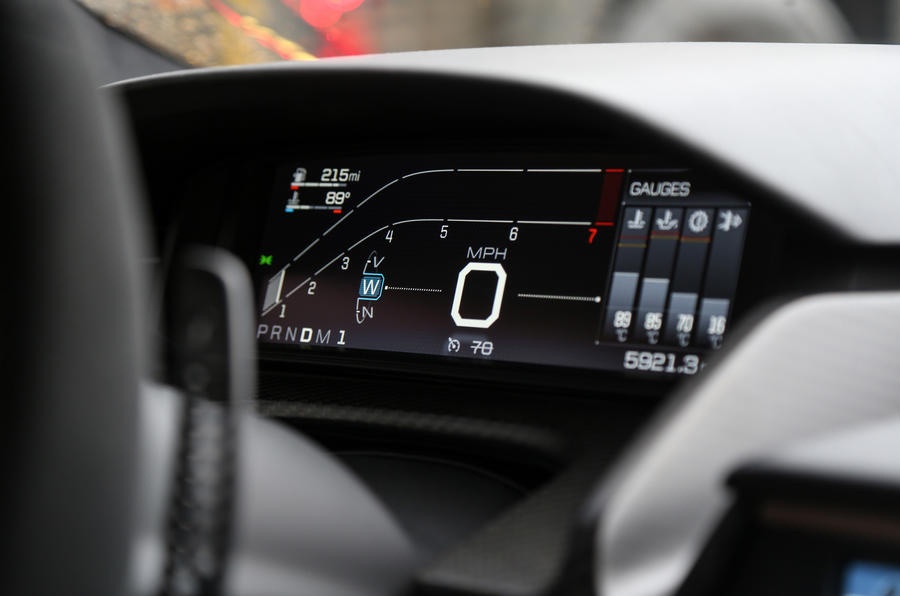 Nhung mau xe co bang dong ho an tuong nhat anh 2