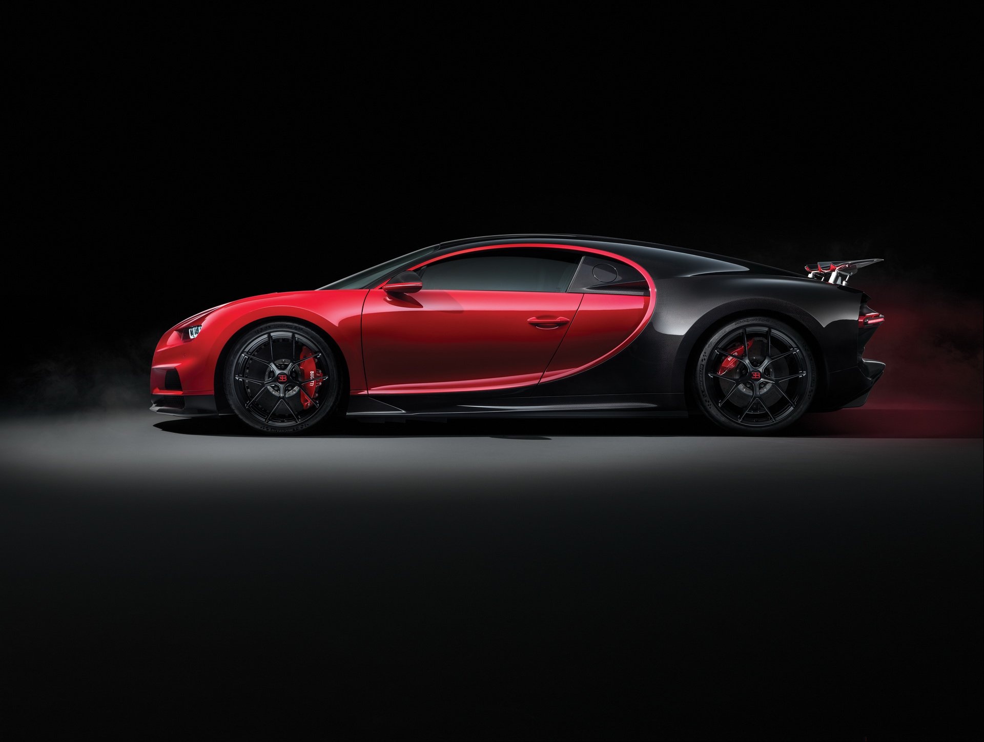 Sieu Bugatti Chiron moi gia 6 trieu USD hinh anh