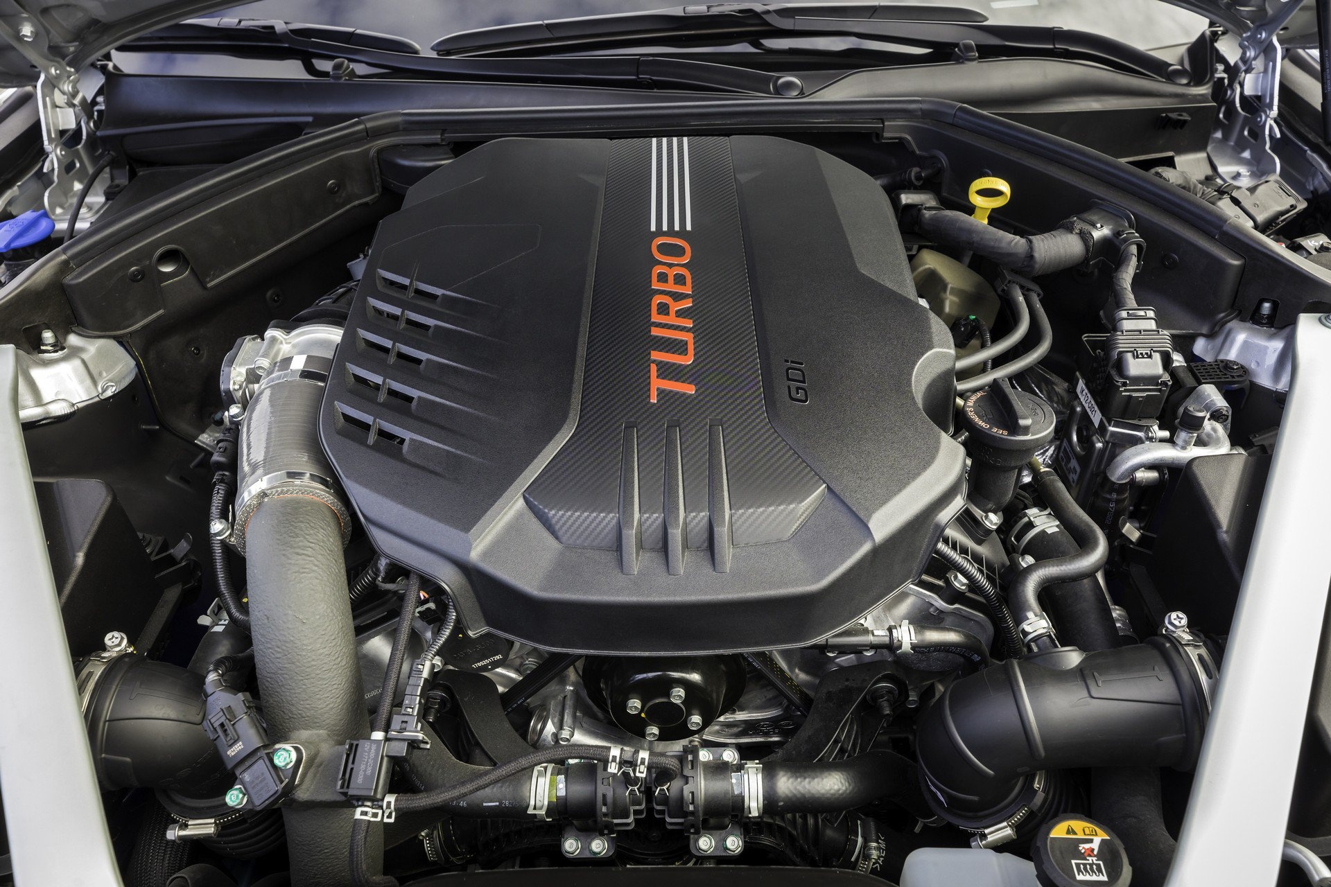 Sedan hang sang Genesis G70 ra mat thi truong anh 13