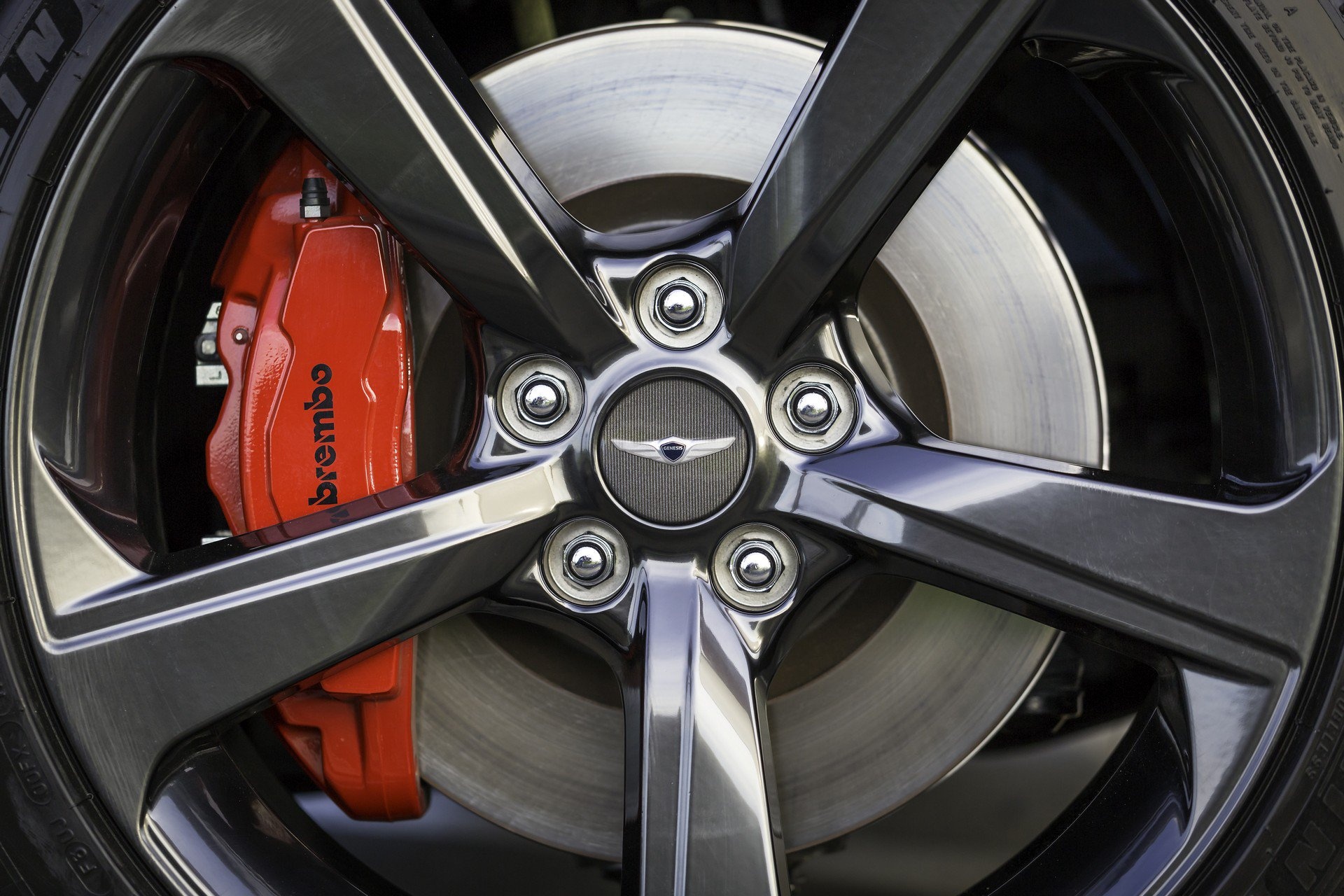 Sedan hang sang Genesis G70 ra mat thi truong anh 7