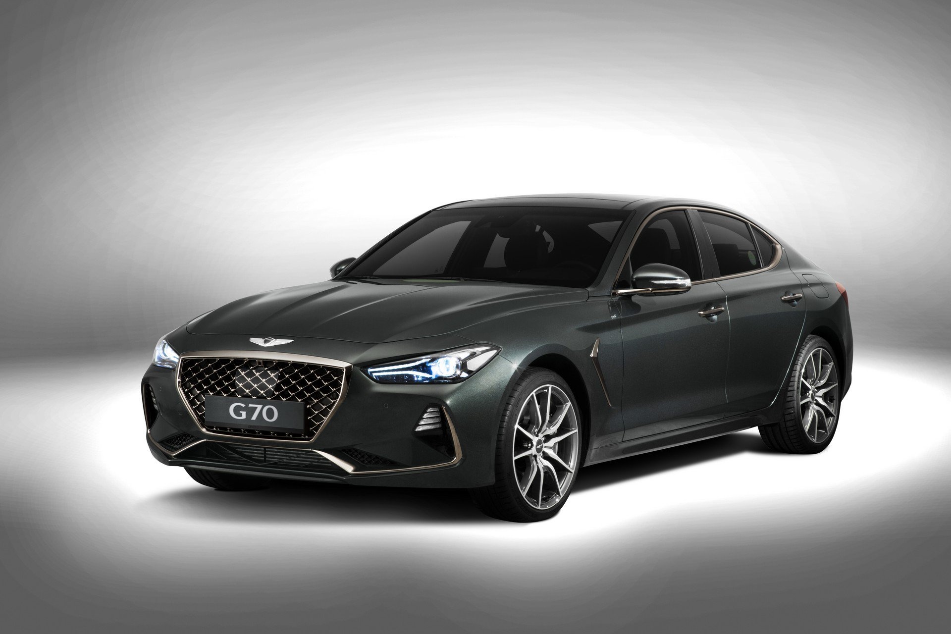 Genesis G70 2019 - sedan hang sang gia tu 32.000 cua Hyundai hinh anh